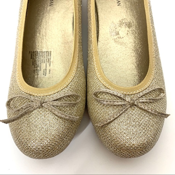 Stuart Weitzman Girls Fannie Gold Glitter Round Toe Bow Ballet Flats Size 5 - Picture 7 of 8